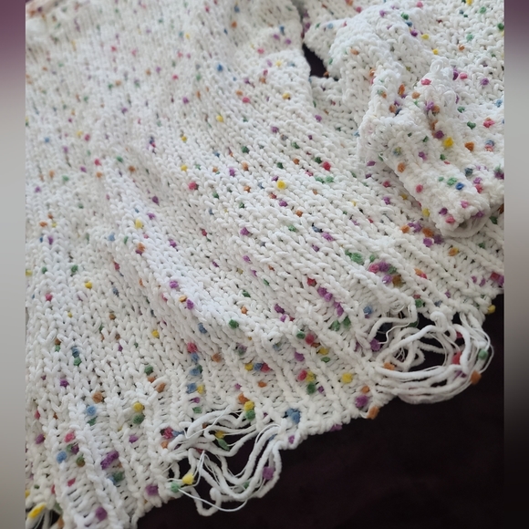 TIMING. Cream Speckled Confetti Oversized Destressed Sweater. Medium. - Picture 5 of 8